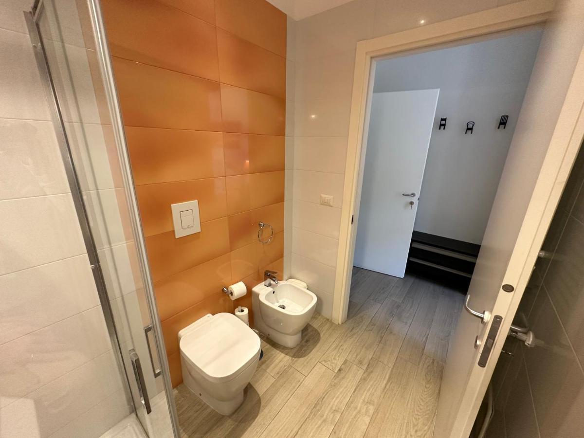 Domus Luca - Central Rooms In The Heart Of Napoli Exterior foto