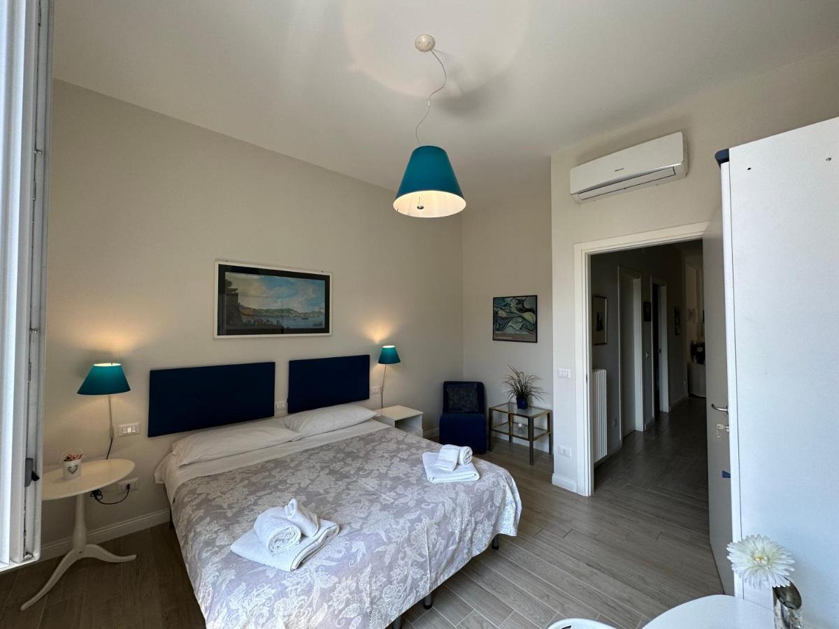 Domus Luca - Central Rooms In The Heart Of Napoli Exterior foto